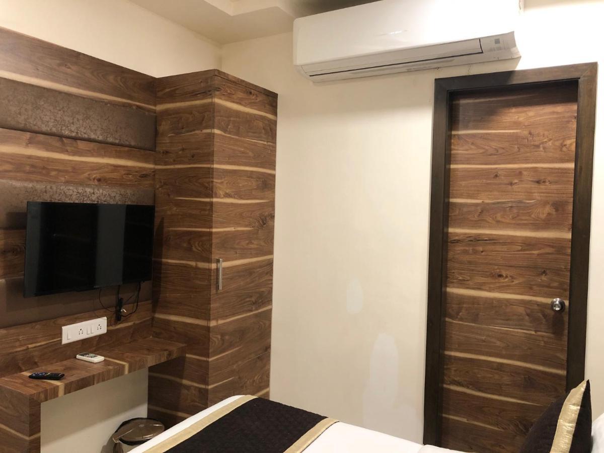 Hotel Circle Inn Amhedabad Dış mekan fotoğraf
