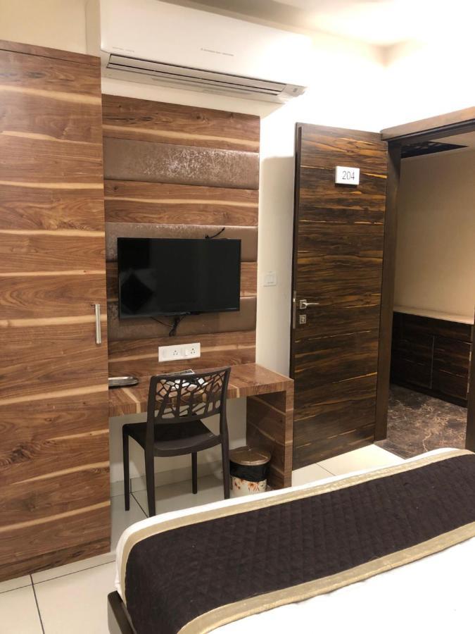 Hotel Circle Inn Amhedabad Dış mekan fotoğraf