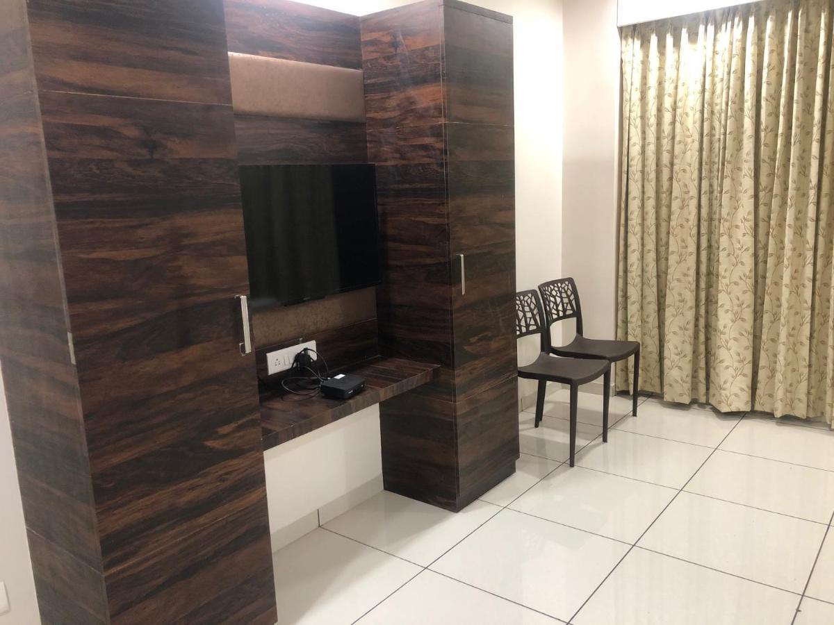 Hotel Circle Inn Amhedabad Dış mekan fotoğraf